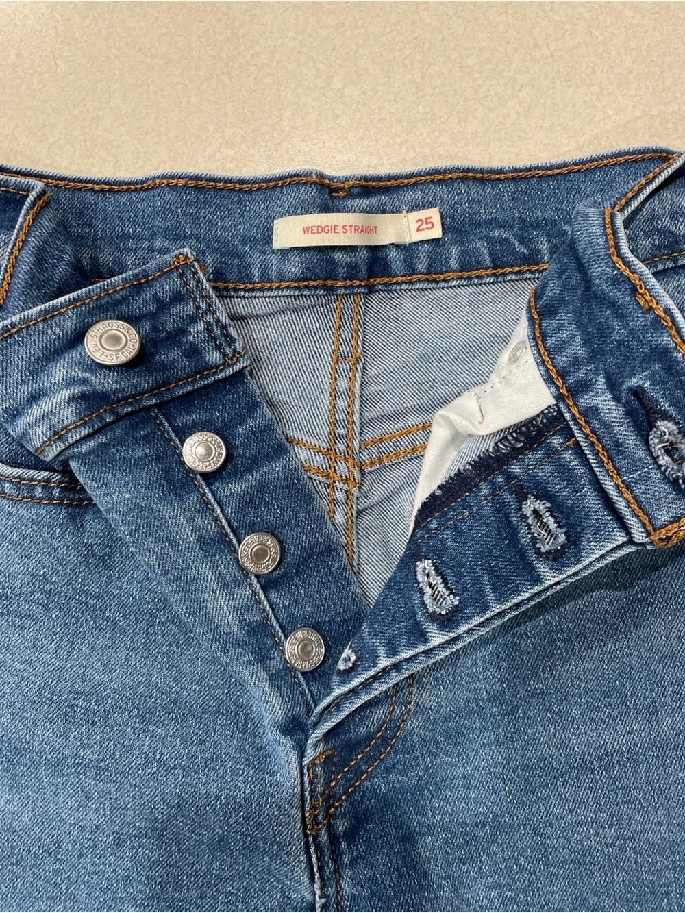 Levi's Wedgie Straight Jeans - Blue Denim